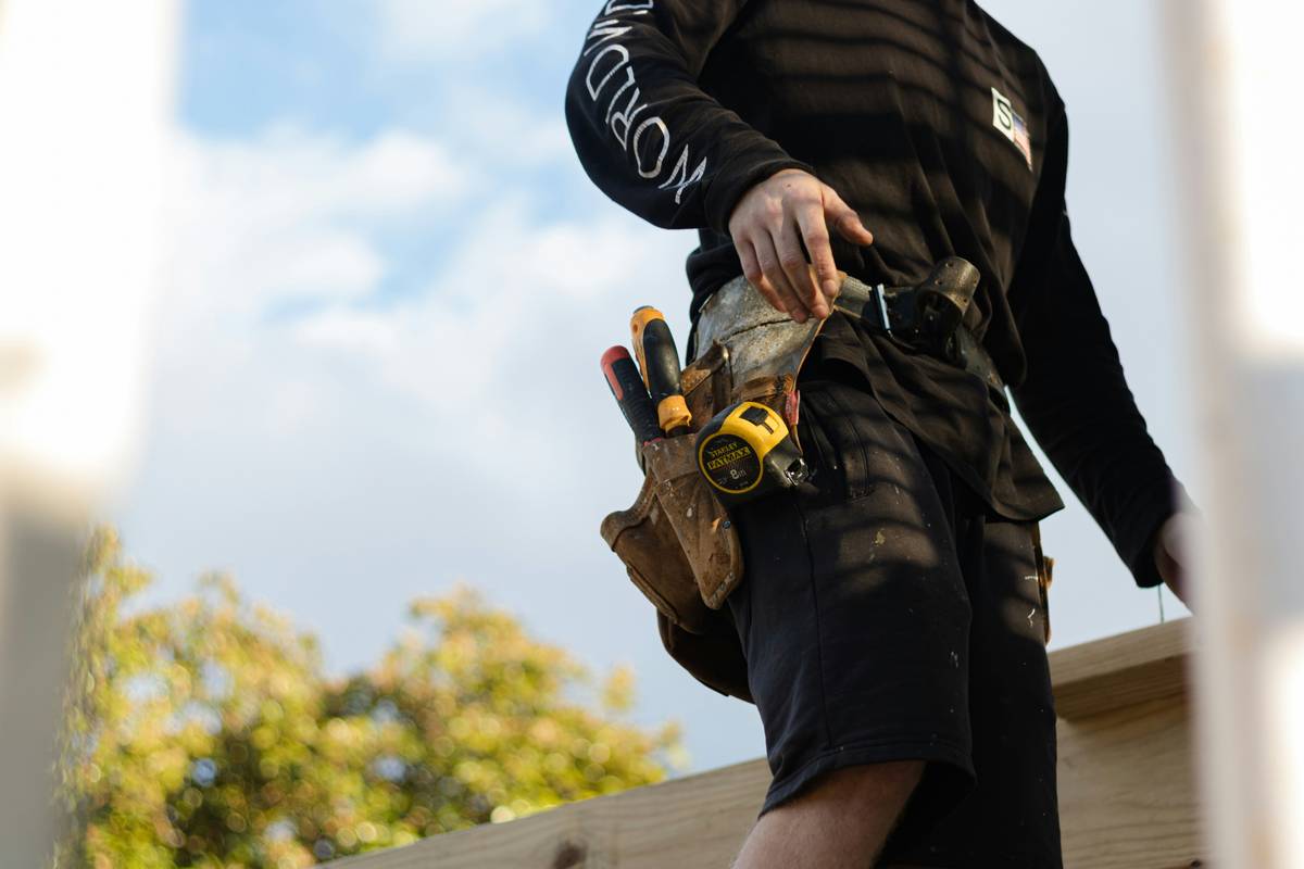 Tool Belt for Construction: Why Your Waist Should Never Carry the Weight